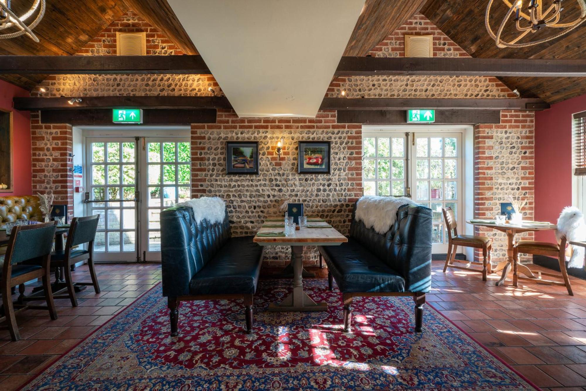 The Royal Oak Inn Чичестър Екстериор снимка