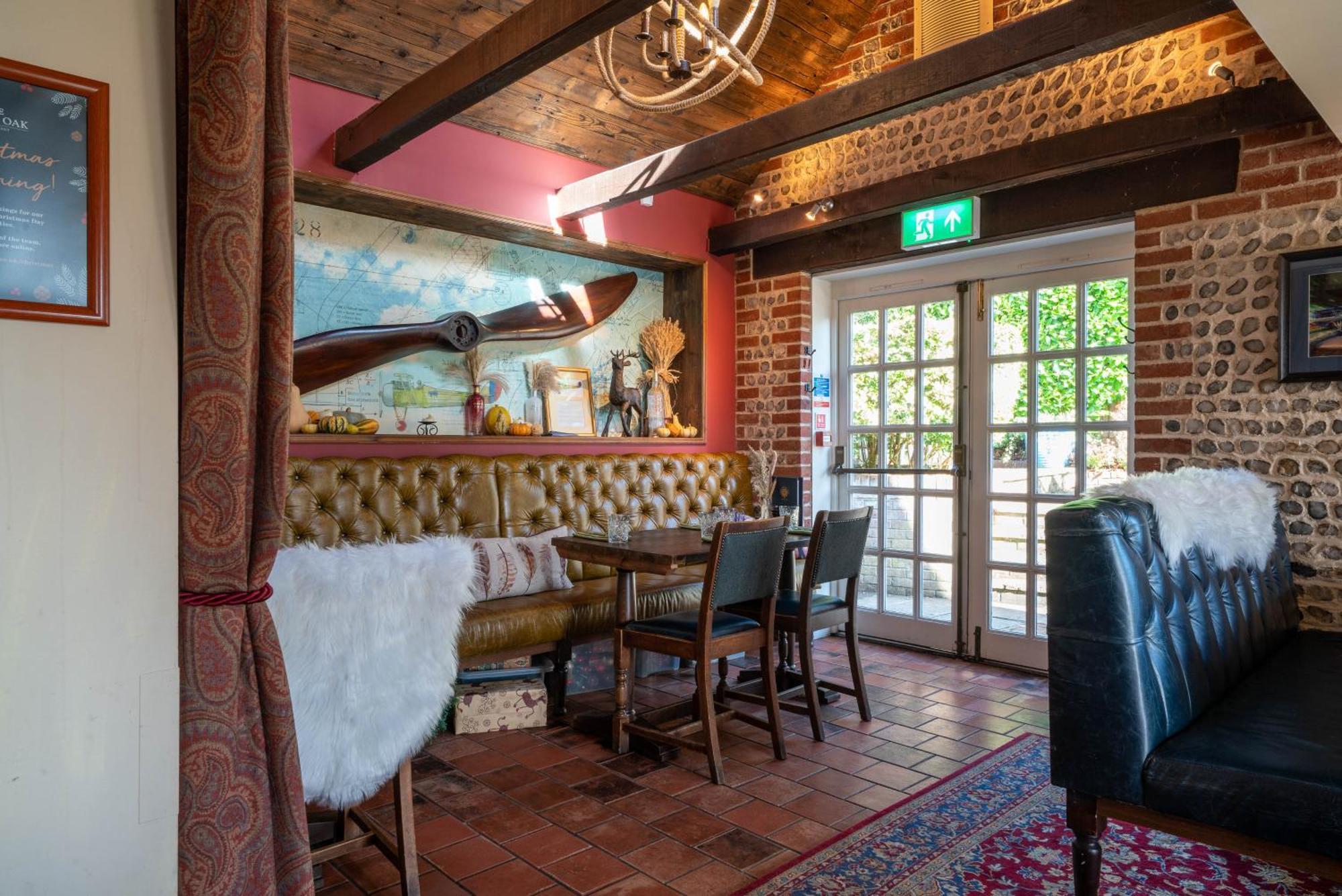 The Royal Oak Inn Чичестър Екстериор снимка