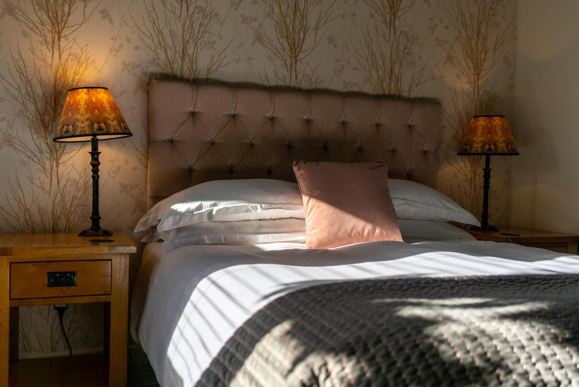 The Royal Oak Inn Чичестър Екстериор снимка