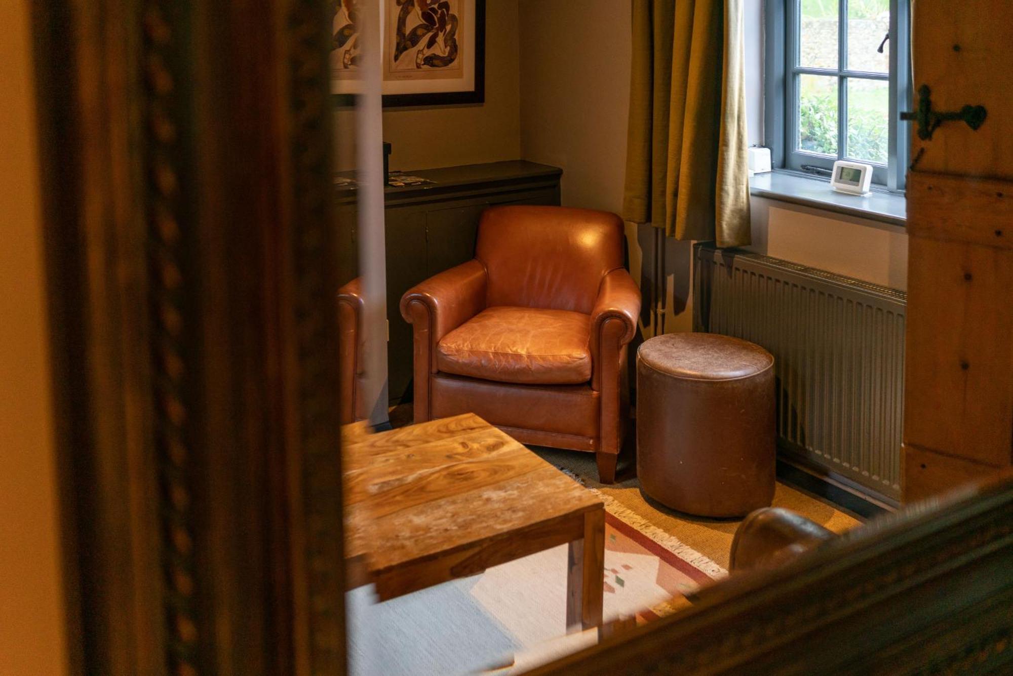 The Royal Oak Inn Чичестър Екстериор снимка