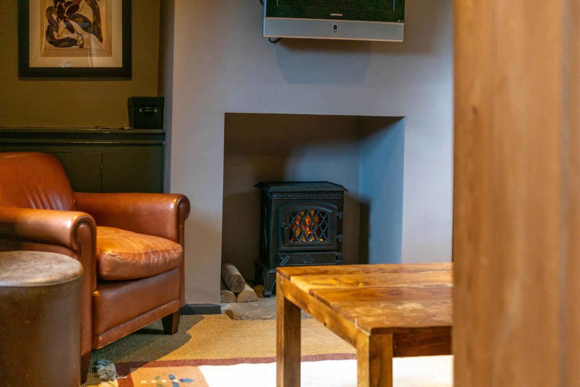 The Royal Oak Inn Чичестър Екстериор снимка